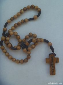 Antigüedades: PEQUEÑO ROSARIO DE MADERA ( POSIBLEMENTE OLIVO NATIVO ) RECUERDO DE JERUSALEM